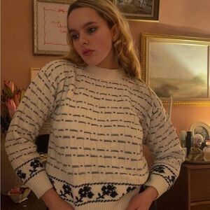 Vintage crème and Black wool Sweater